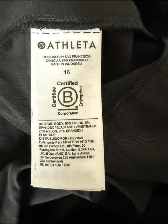 Athleta Trekkie North Mid Rise Short - Picture 9 of 9